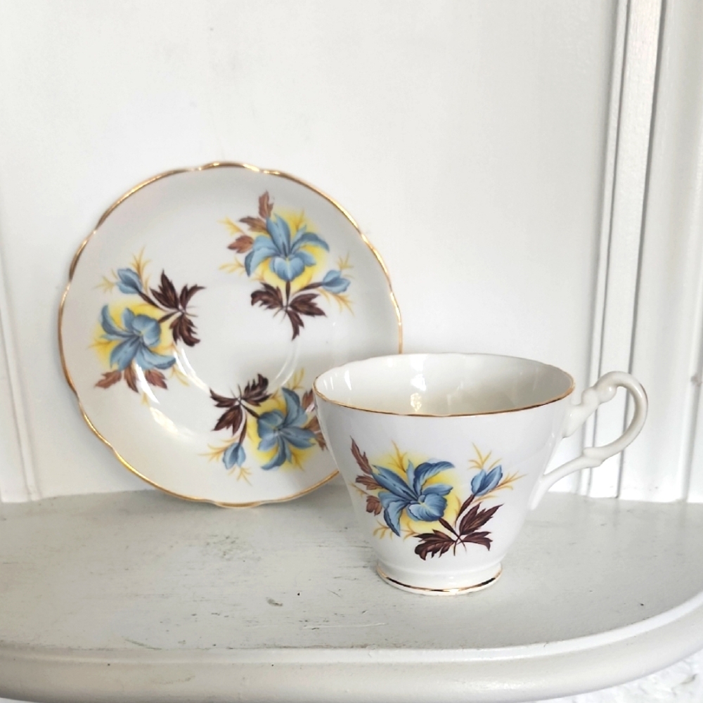 Vintage Royal Ascot Bone China Teacup & Saucer Very Rare